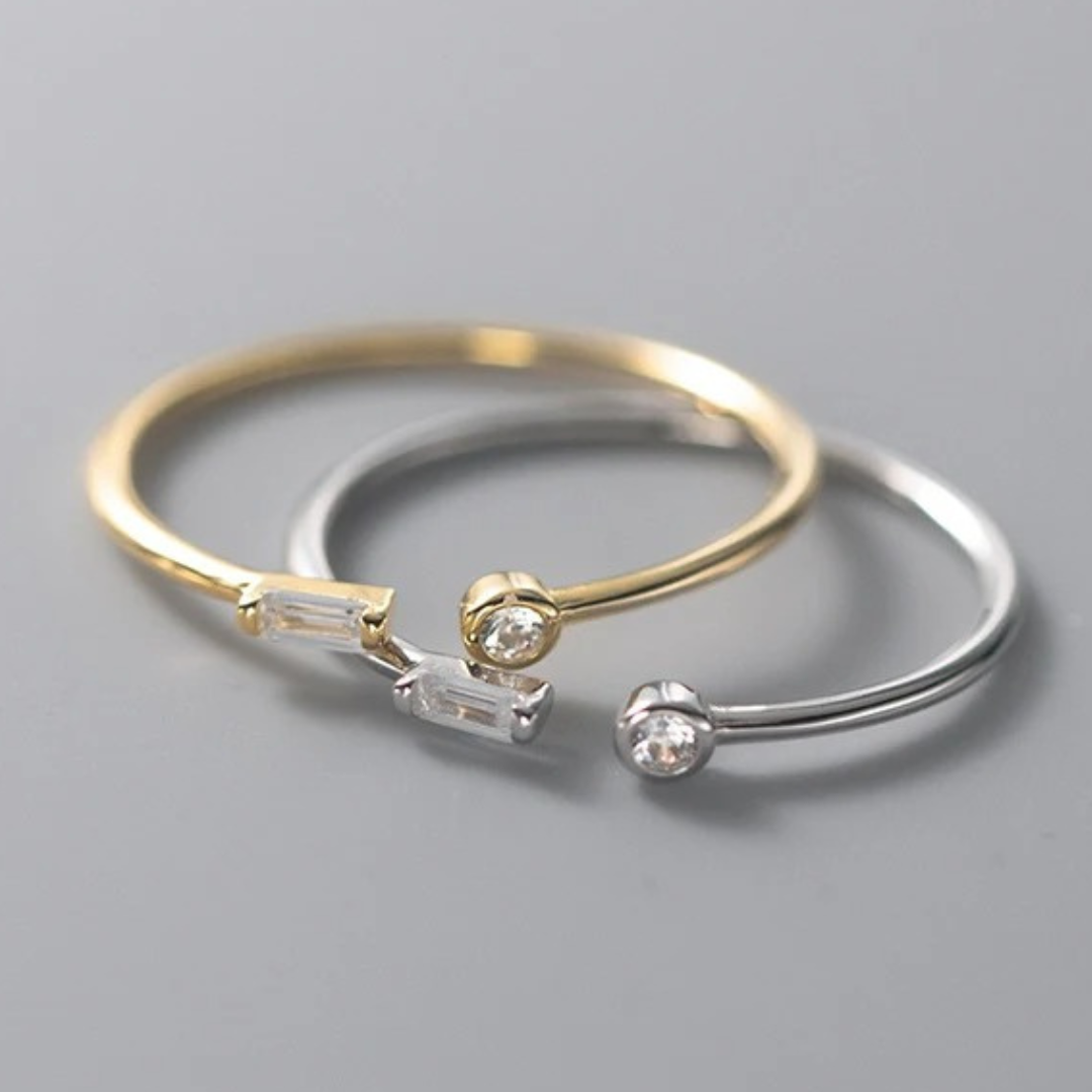Adjustable 925 silver ring with beautiful zirconium stones