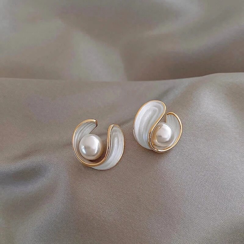 Boucles d'oreilles Éclat™ | Perles dorées et émail blanc