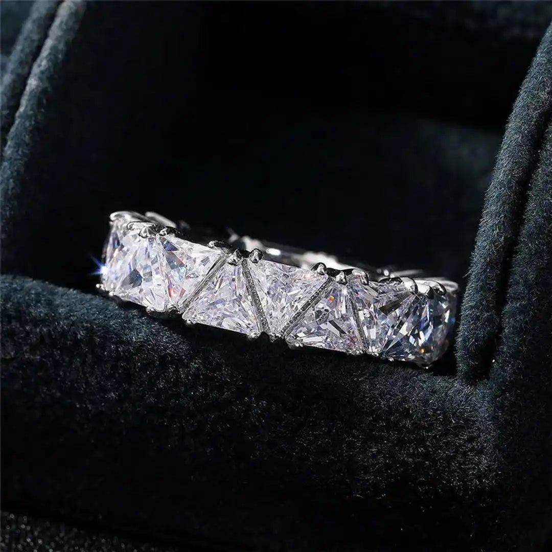 Bague Triangulaire Pierre Rétro