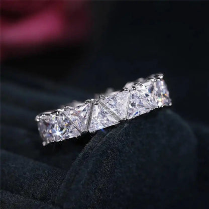 Bague Triangulaire Pierre Rétro