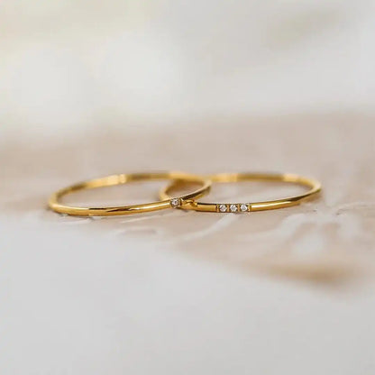 Bague Empilable Trois Pierres Délicate