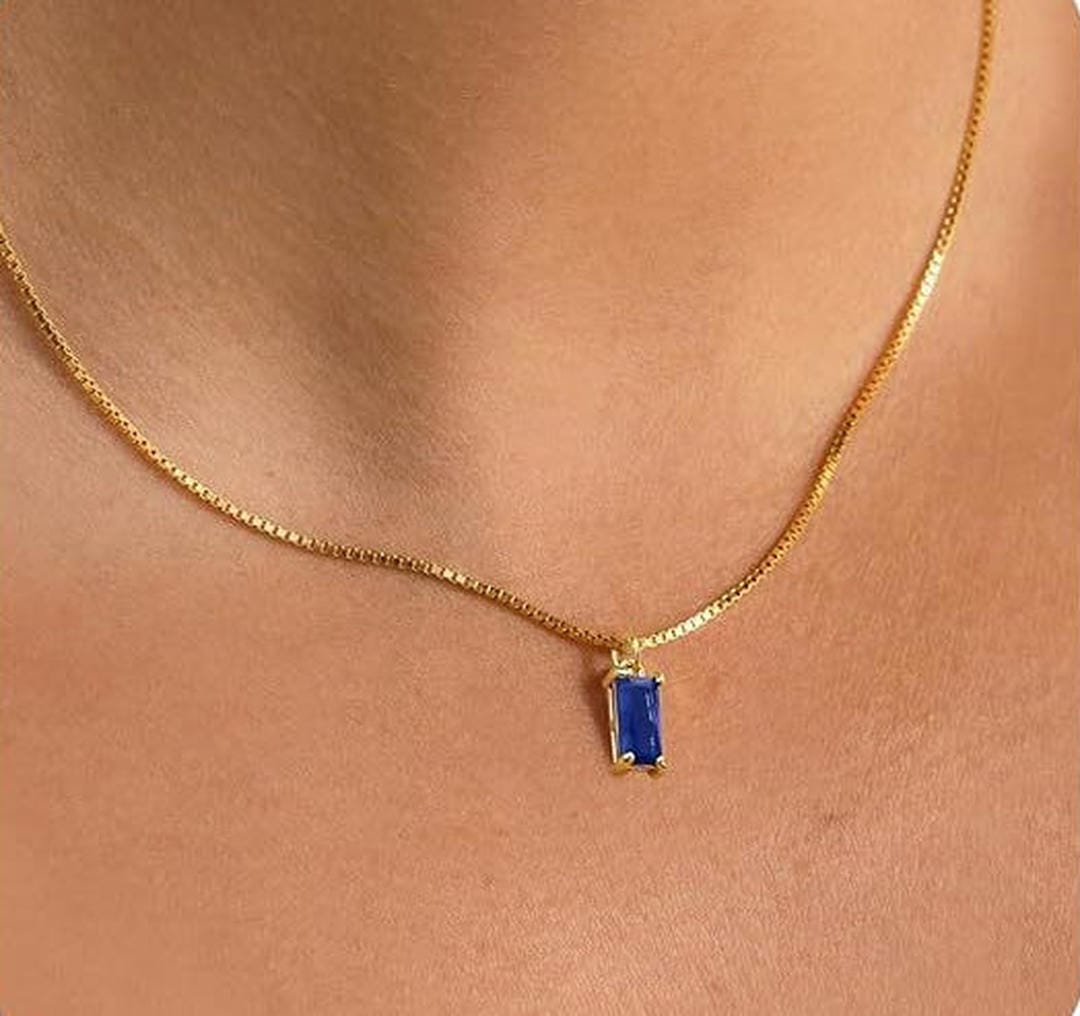 Collier pendentif saphir minimaliste