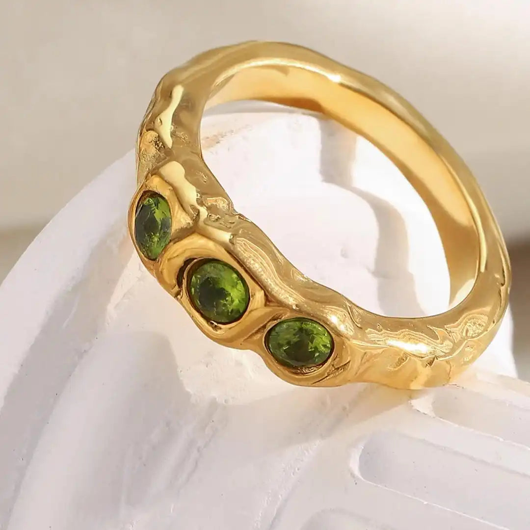 Bague Gemme Incrustée Dorée Rétro