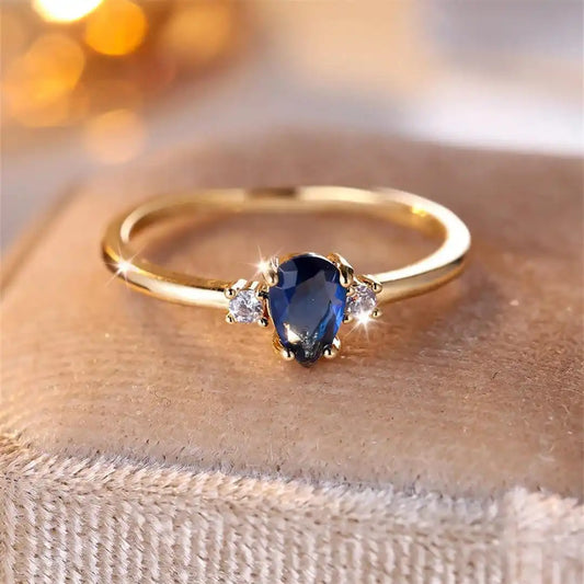 Bague Royale Saphir Taille Poire Minimaliste
