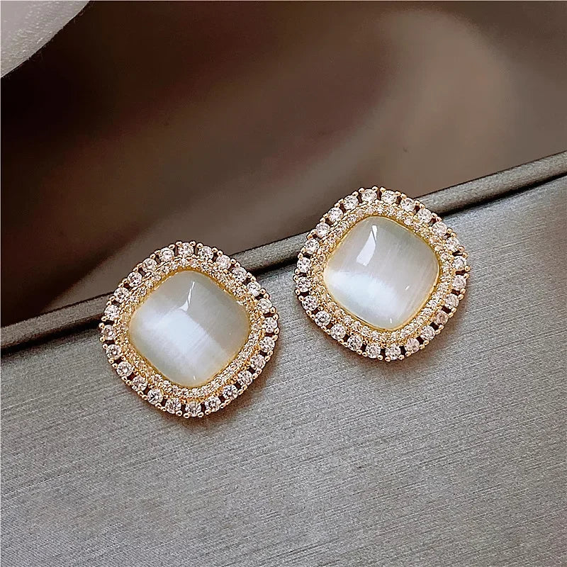 Opalescence™ | Boucles d'oreilles créoles en opale et cristaux