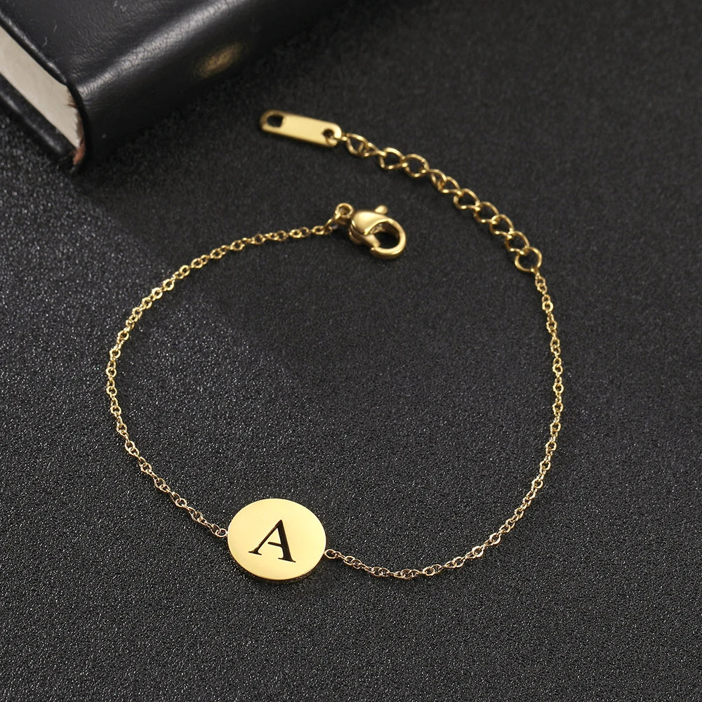 Amara™ | Bracelet initiales en acier inoxydable