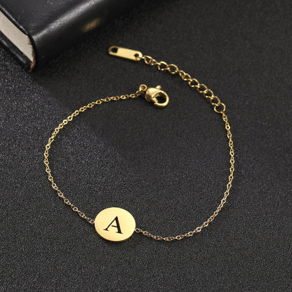 Amara™ | Bracelet initiales en acier inoxydable