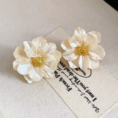Fleur Éclat™ | Boucles d'oreilles chic en acrylique