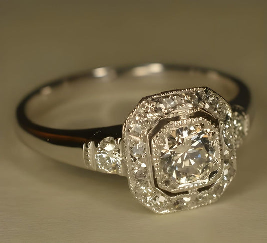Bague Argentée Cristalline Rétro