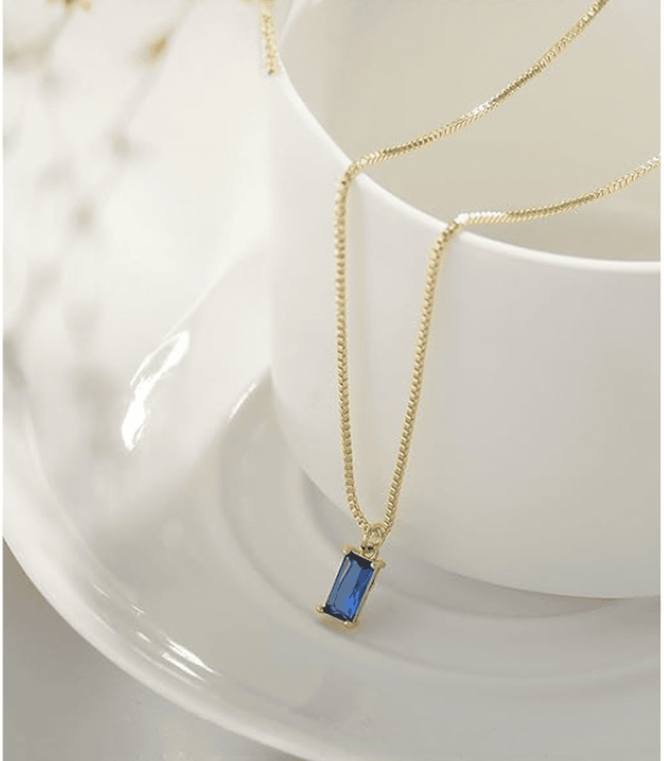 Collier pendentif saphir minimaliste
