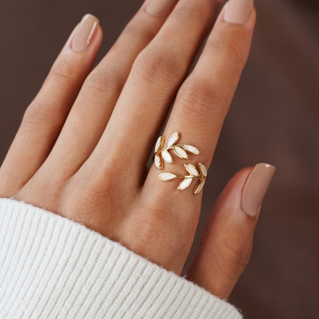 Serene – Bague feuille dorée