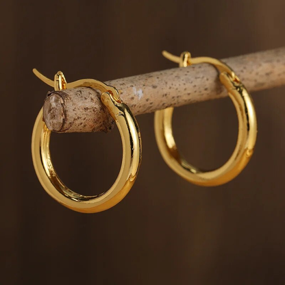 Boucles d'oreilles™ | Créoles en argent poli, élégance