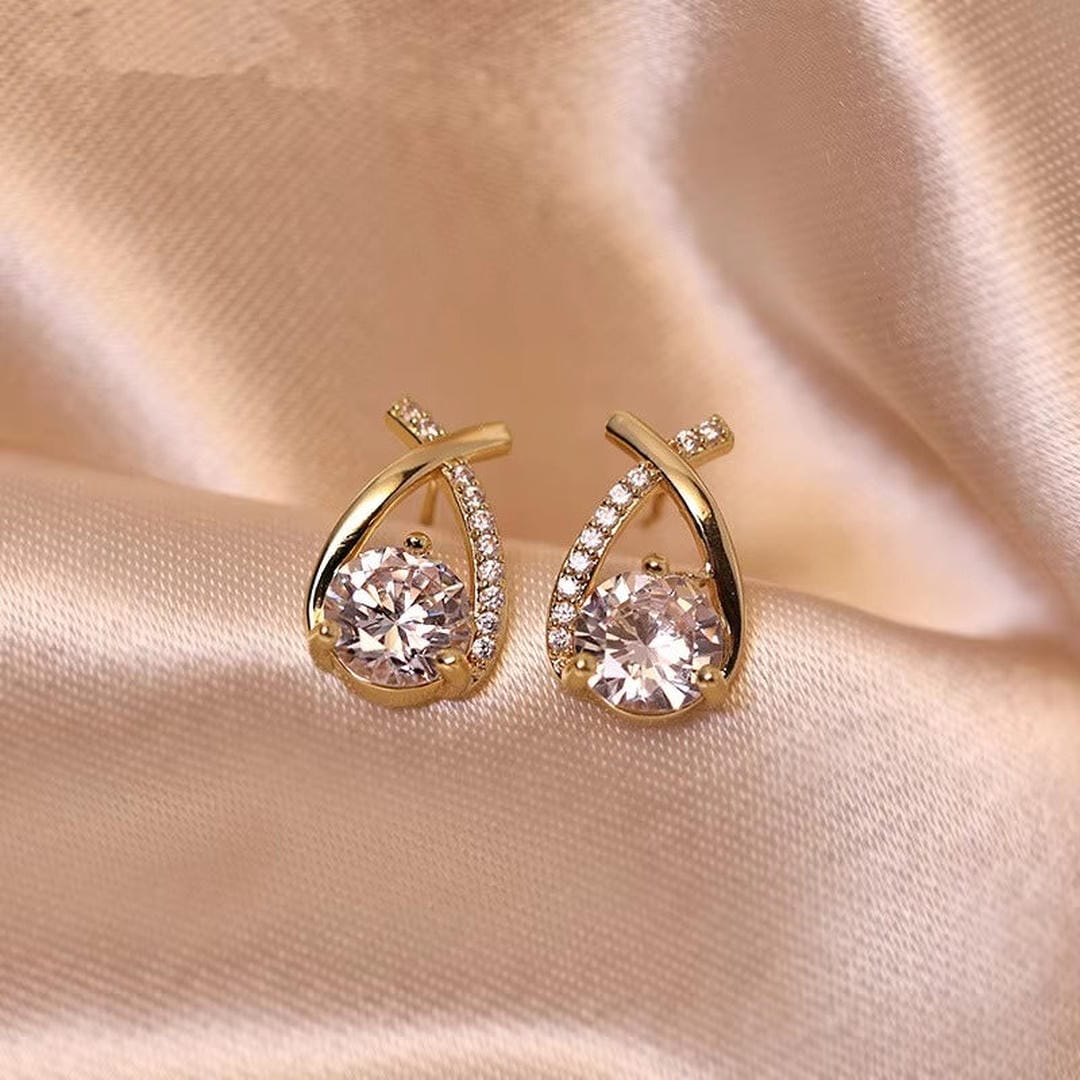 Clous Larme Torsadée Zircone Luxe