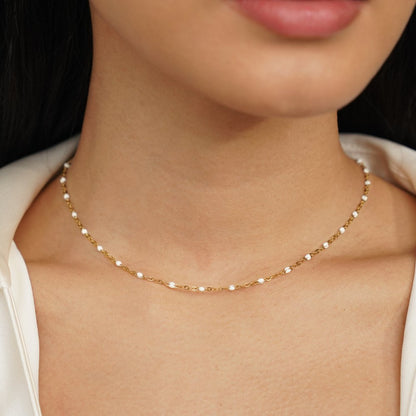 Collier de perles blanches pures