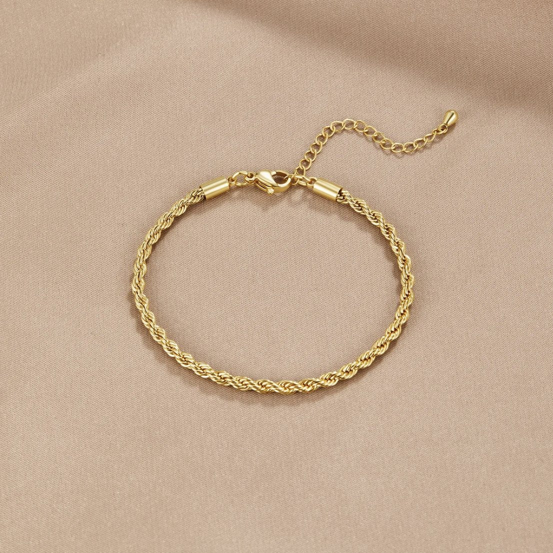 Bracelet doré torsadé chic