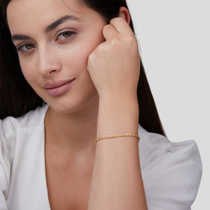 Bracelet doré torsadé chic